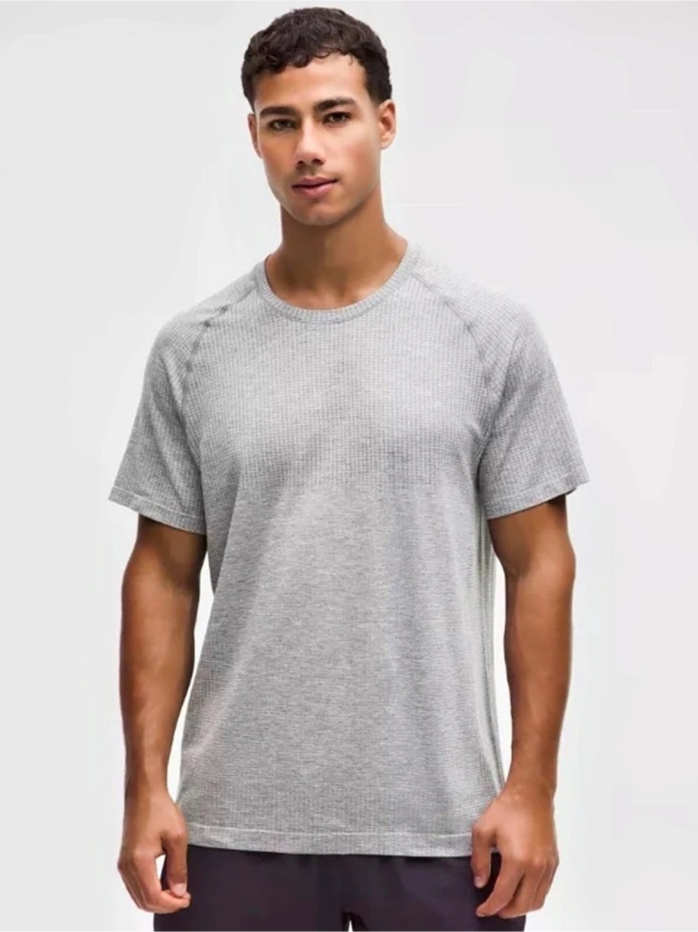 Lululemon Metal Vent Tech Men's Gray Short Sleeve Shirt, Small